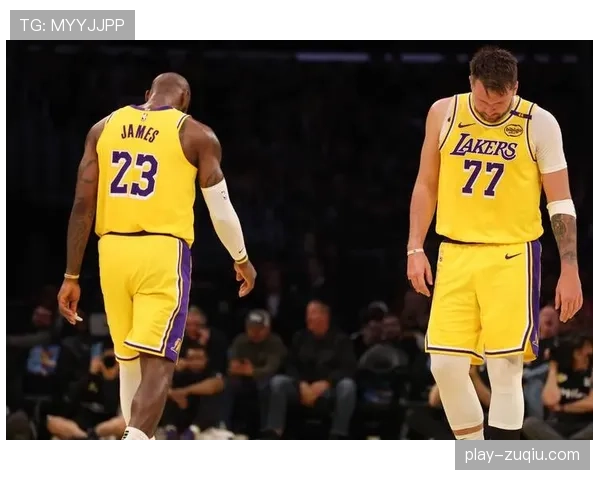 布里奇斯情绪失控将球拍向替补席遭驱逐